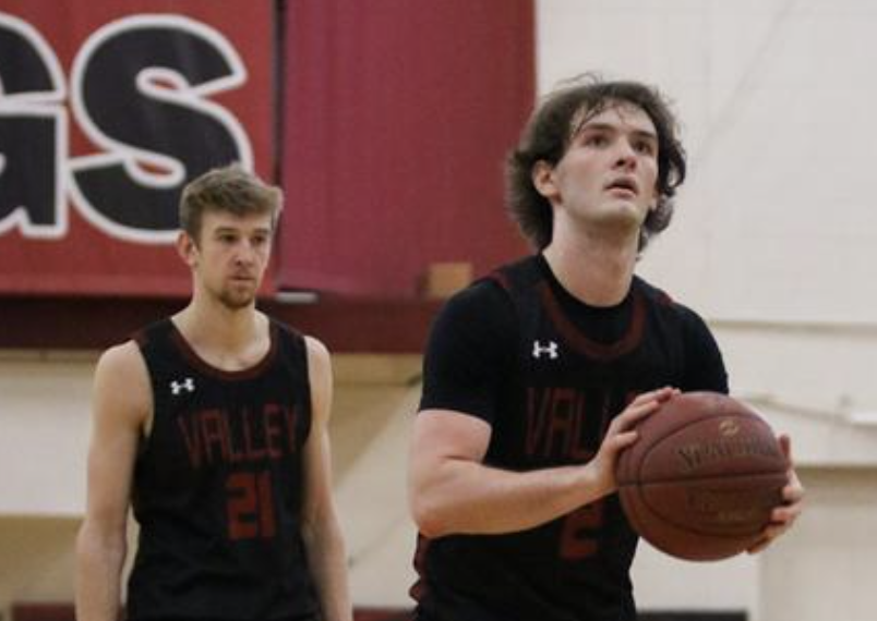 Cayden Rickard preparing to shoot a free throw